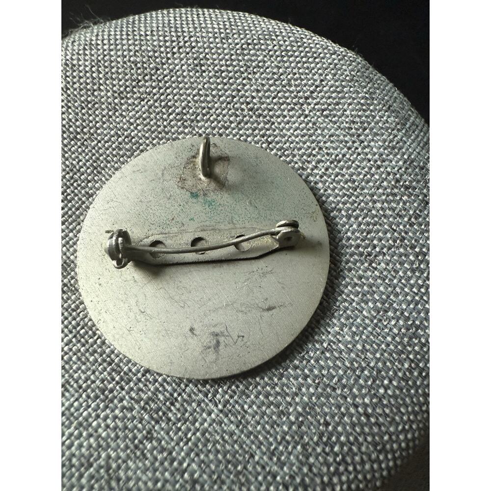 Vintage Pennsylvania Dutch Hex Sign Brooch Pendant Enamel Round Silver Tone - Picture 3 of 4